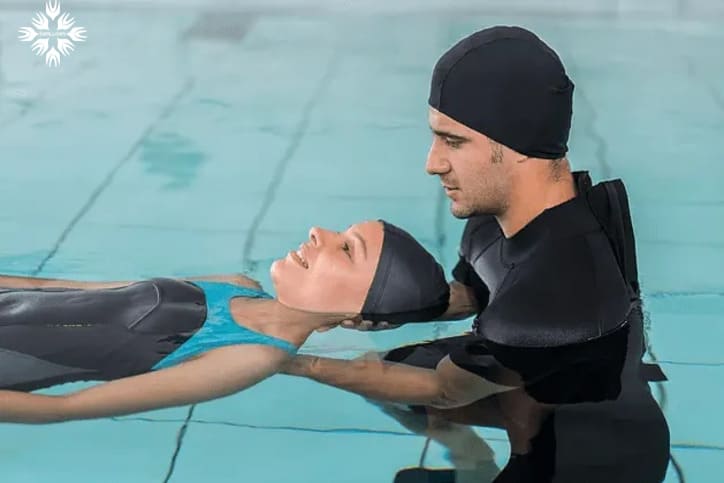 حرکات آب درمانی دیسک گردن