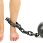 سنگینی پا نشانه چیست؟ علت، علائم و درمان سنگینی پاها