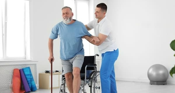 تکنیکهای آموزش راه رفتن در کاردرمانی